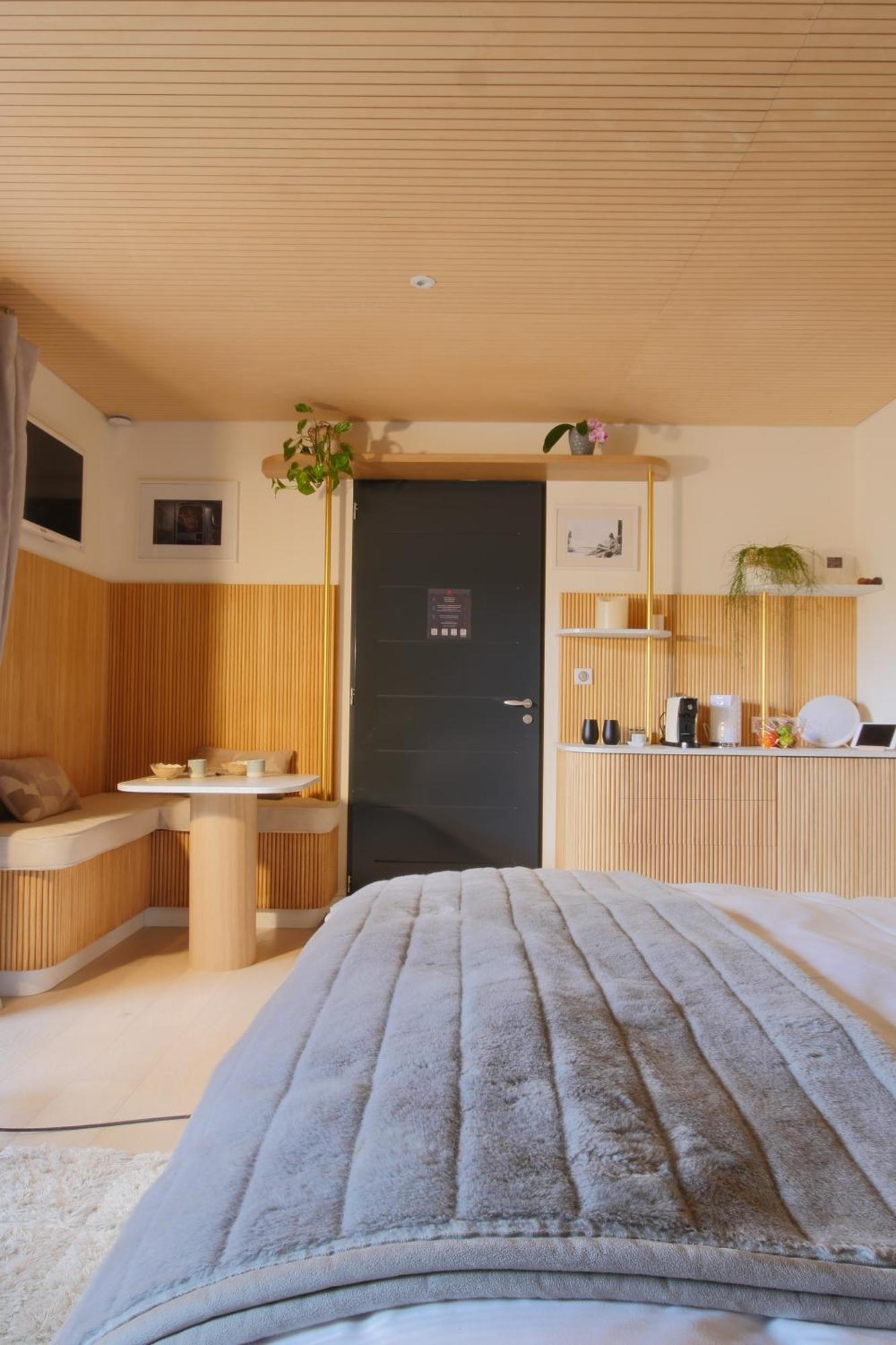 Bien Loin D'Ici Spa B&B Nîmes Esterno foto