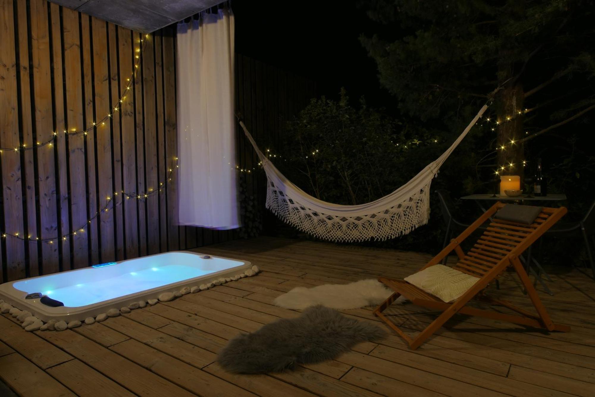 Bien Loin D'Ici Spa B&B Nîmes Esterno foto